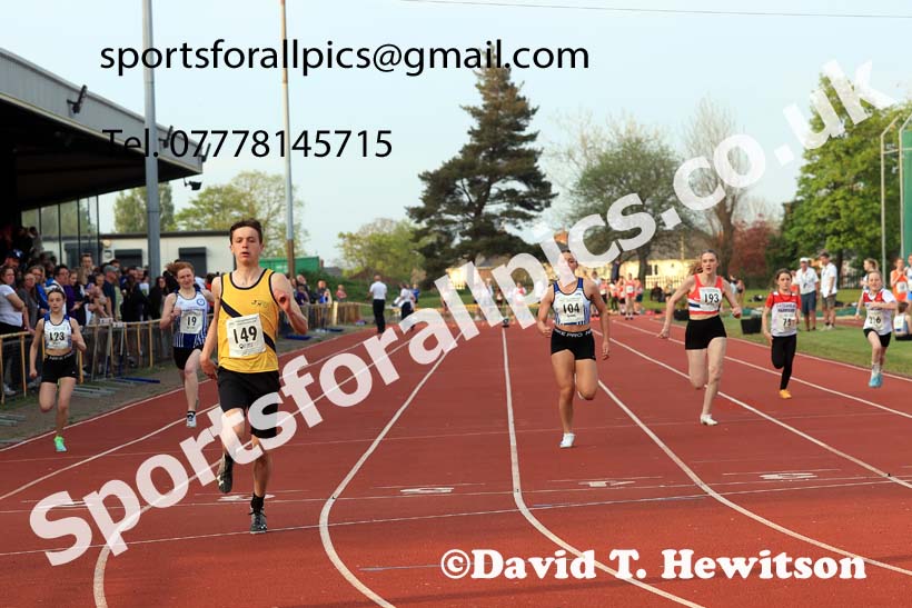 The 75 metres, 2025 NEGP No. 1, Monkton Stadium, Jarrow. Photo: David T. Hewitson/Sports for All Pics